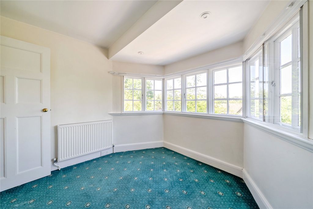 Additional image 7 of 2 bed flat for saleHaslemere, Surrey GU27