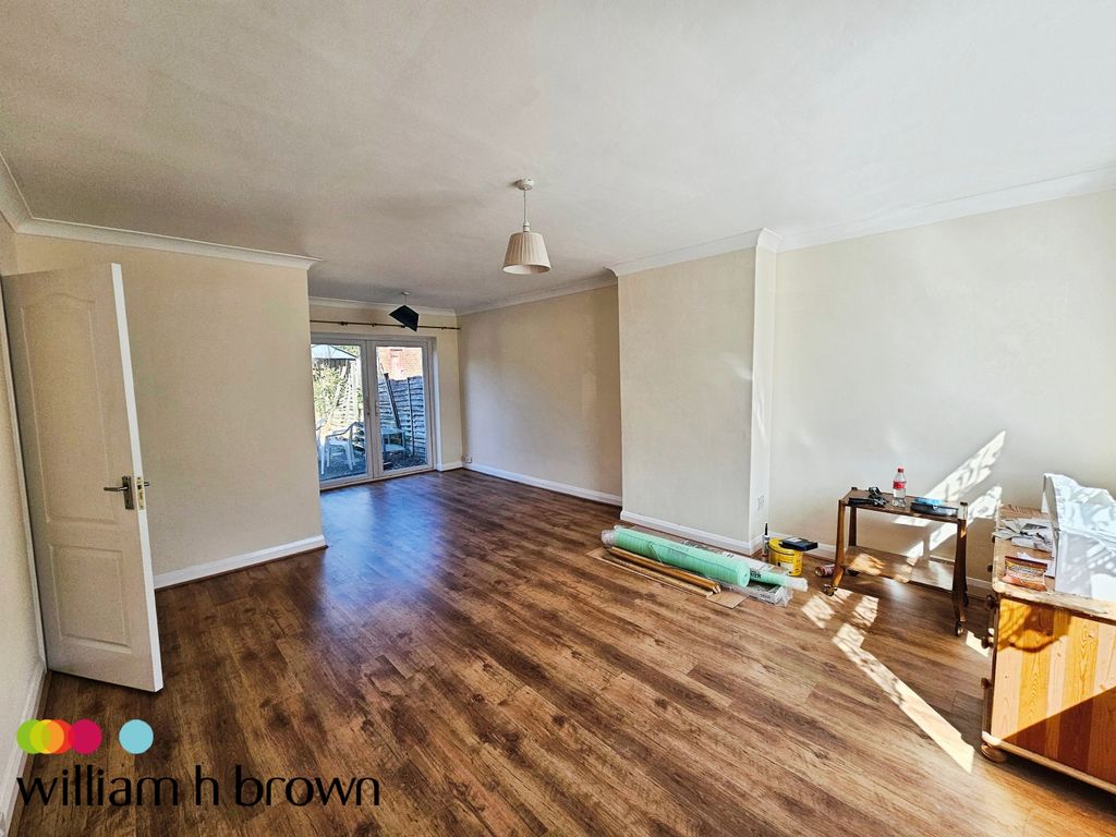 Property photo 2 of 19 Image