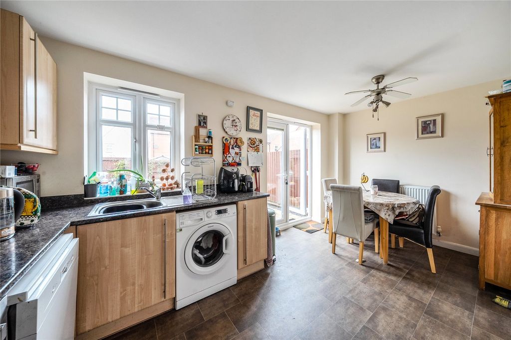 Property photo 3 of 19 Kitchen Diner