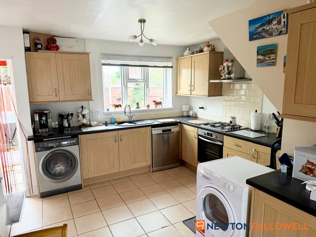 Property photo 2 of 11 Kitchen Diner