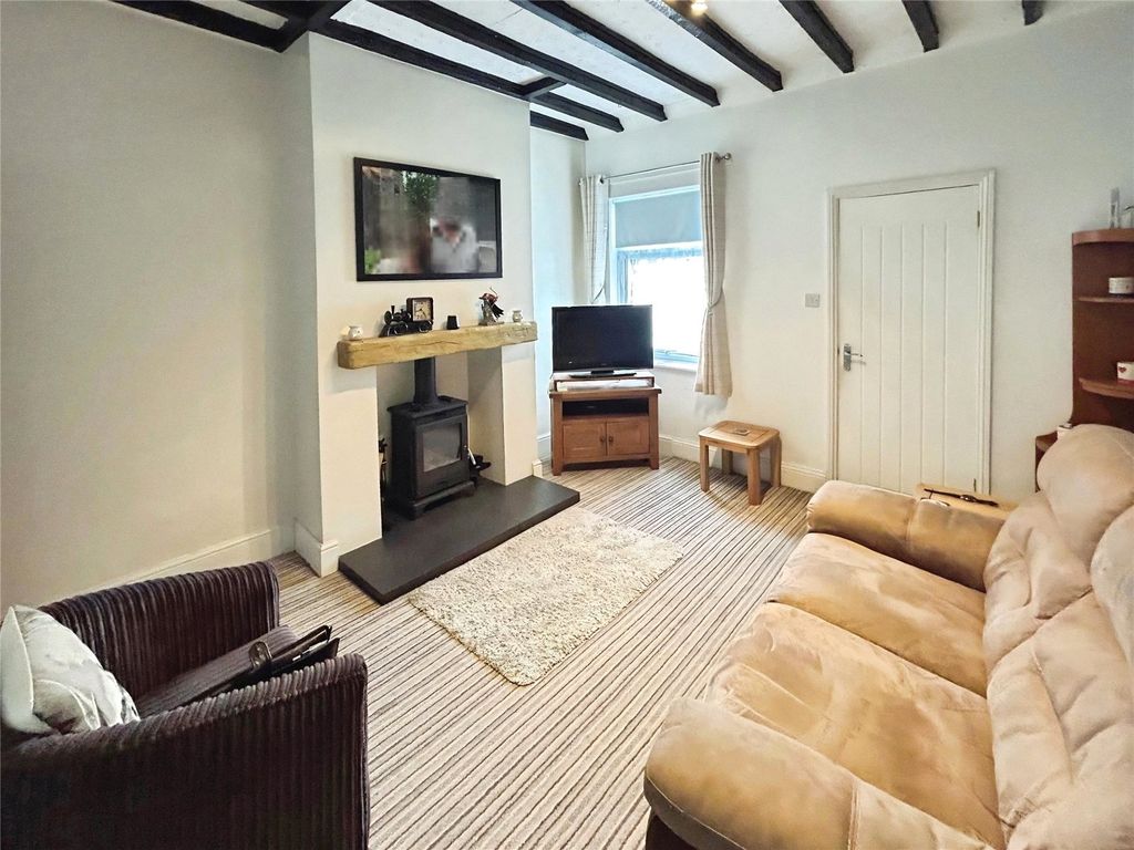 Property photo 2 of 16 Lounge
