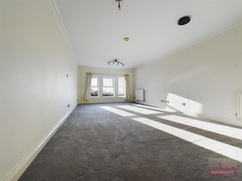 Property photo 3 of 16 Cam01320G0-Pr0024-Still006.Jpg