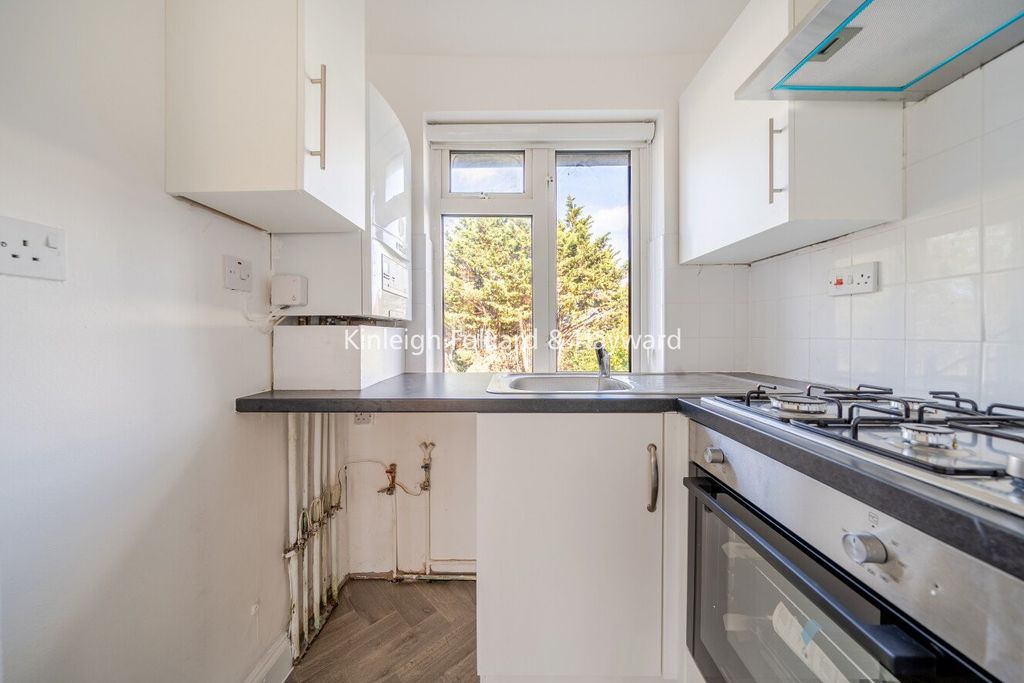 Property photo 2 of 17 Kitchen