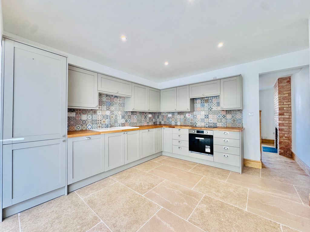 Property photo 3 of 24 Kitchen