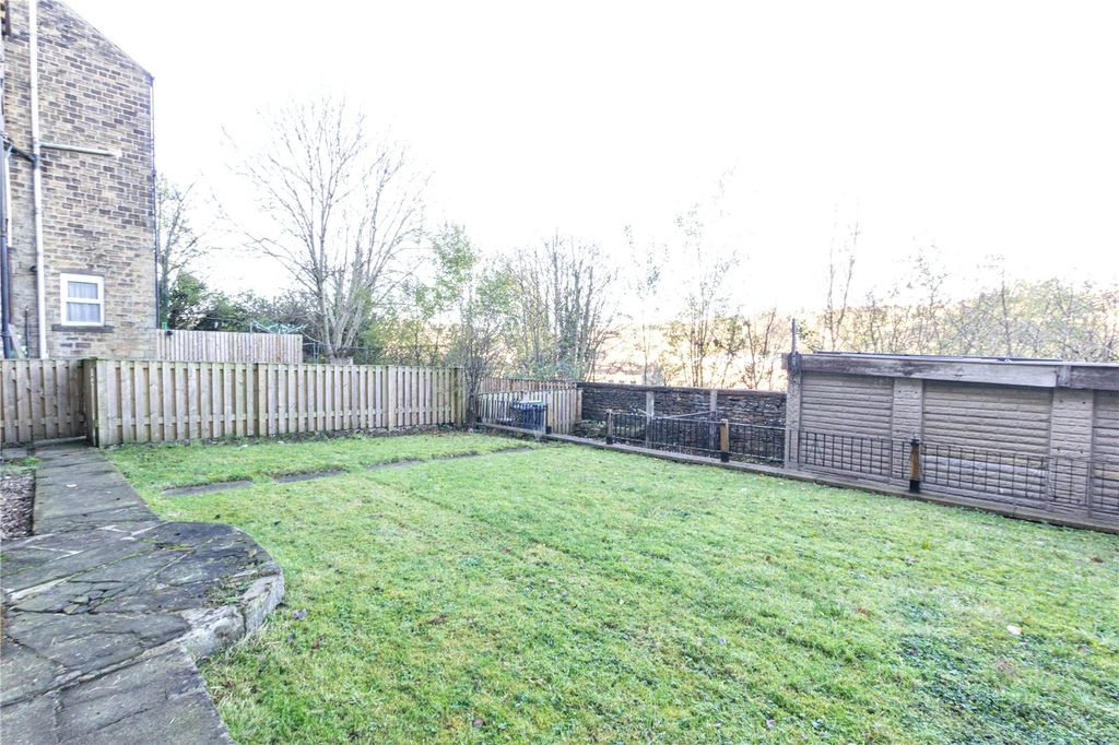 Property photo 2 of 18 Garden