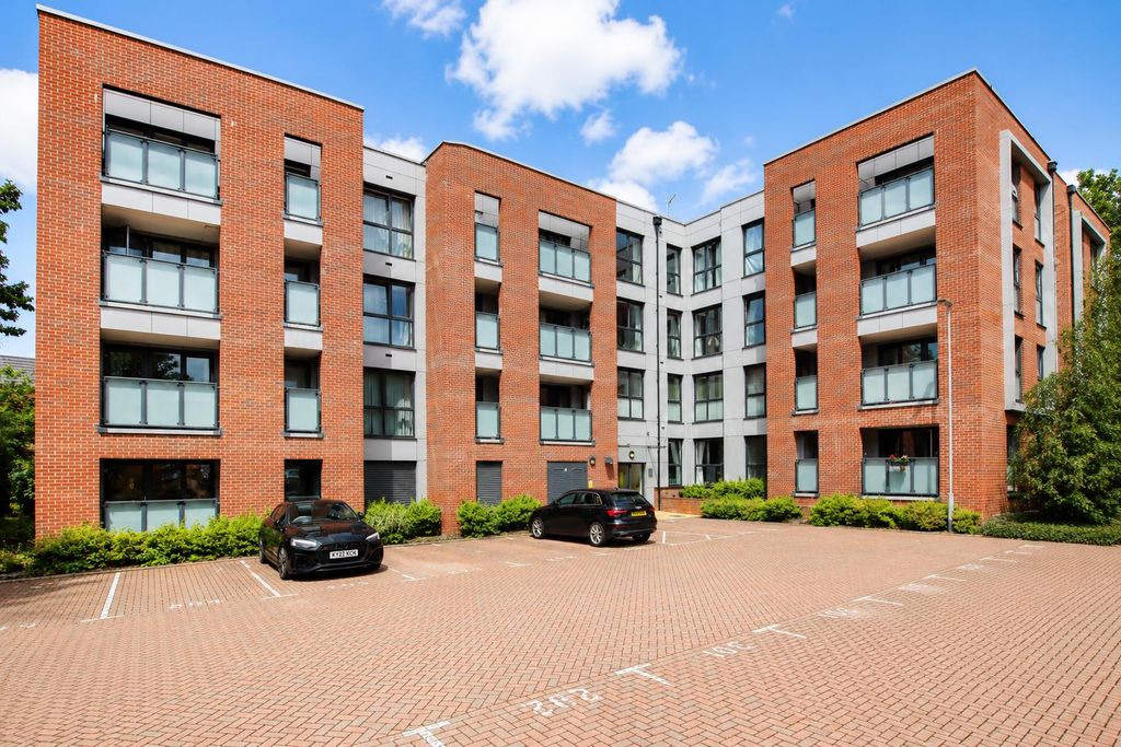 Property photo 1 of 8 7Fa08B25-79Fa-4c41-Bfb6-d98980d89874.Png