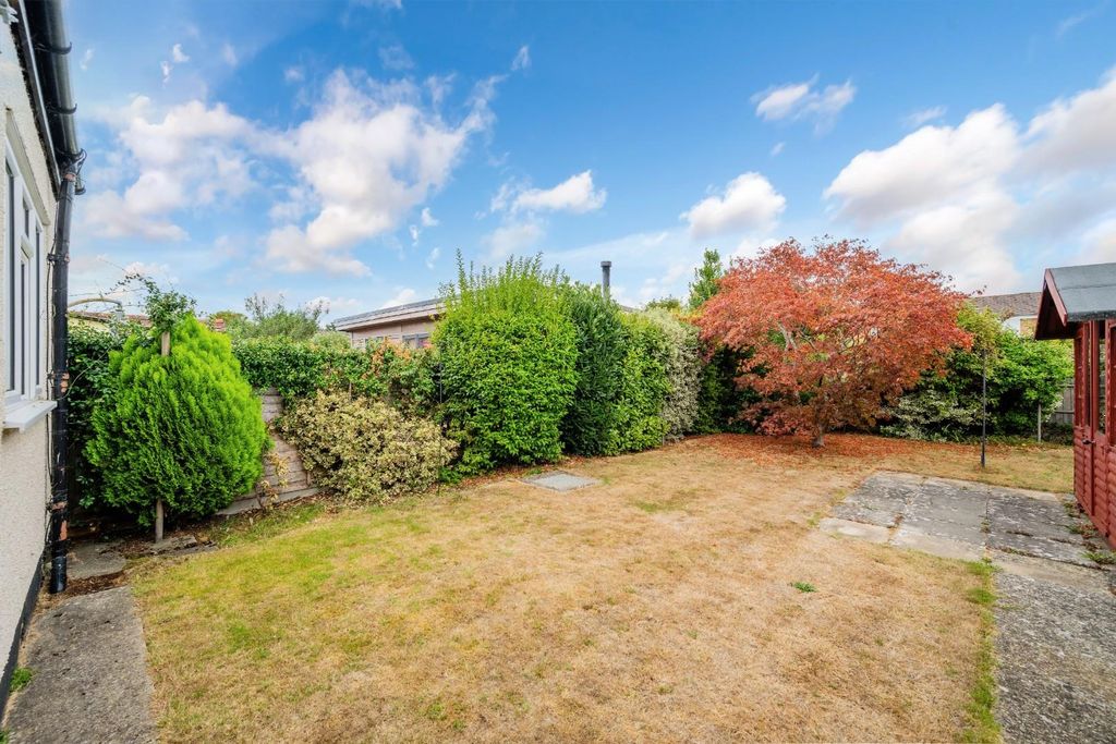 Property photo 2 of 14 Percival Way