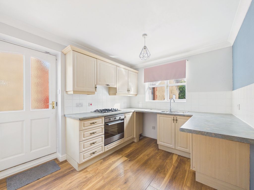 Property photo 2 of 18 4681355