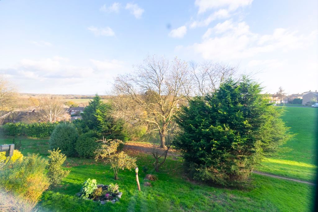 Property photo 2 of 8 Photo 4