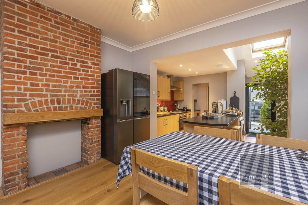 Property photo 2 of 14