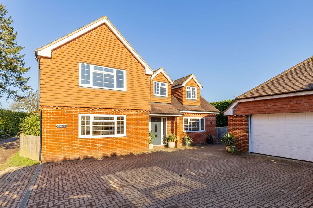 Property photo 1 of 28