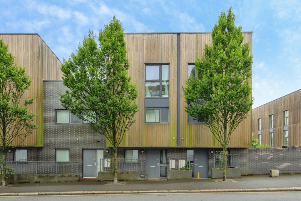 Property photo 1 of 19 Pbox-Img.Jpg