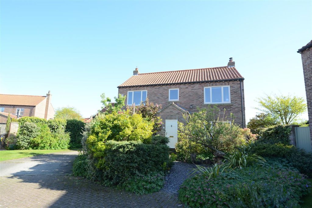 Property photo 1 of 21 Maypole 1.Jpg