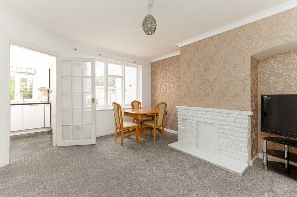 Property photo 3 of 30 08
