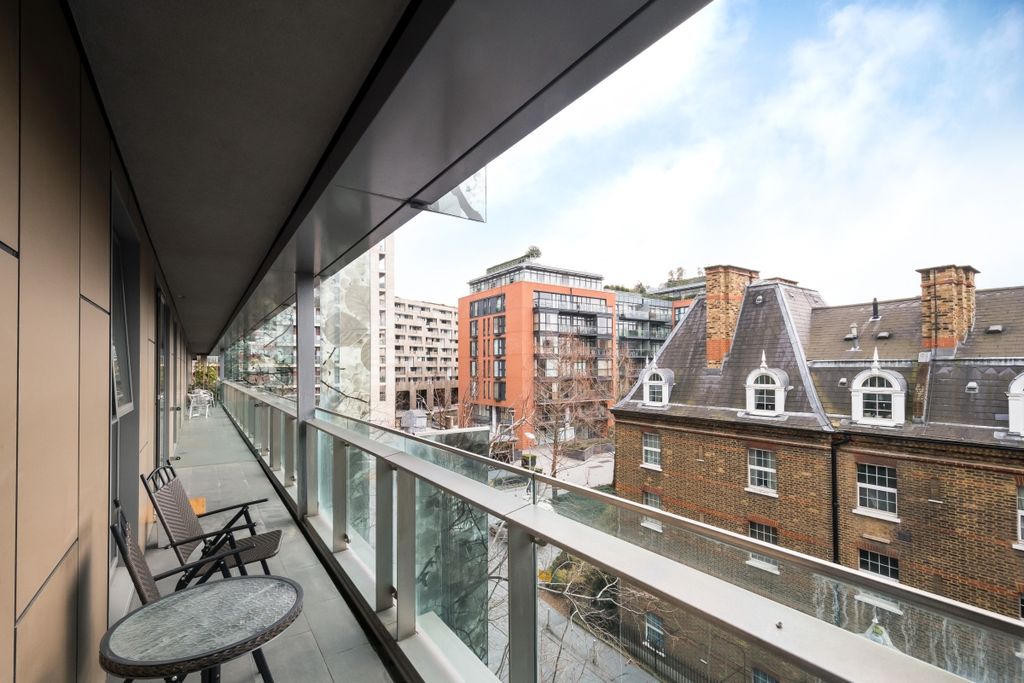 Property photo 3 of 14 Balcony