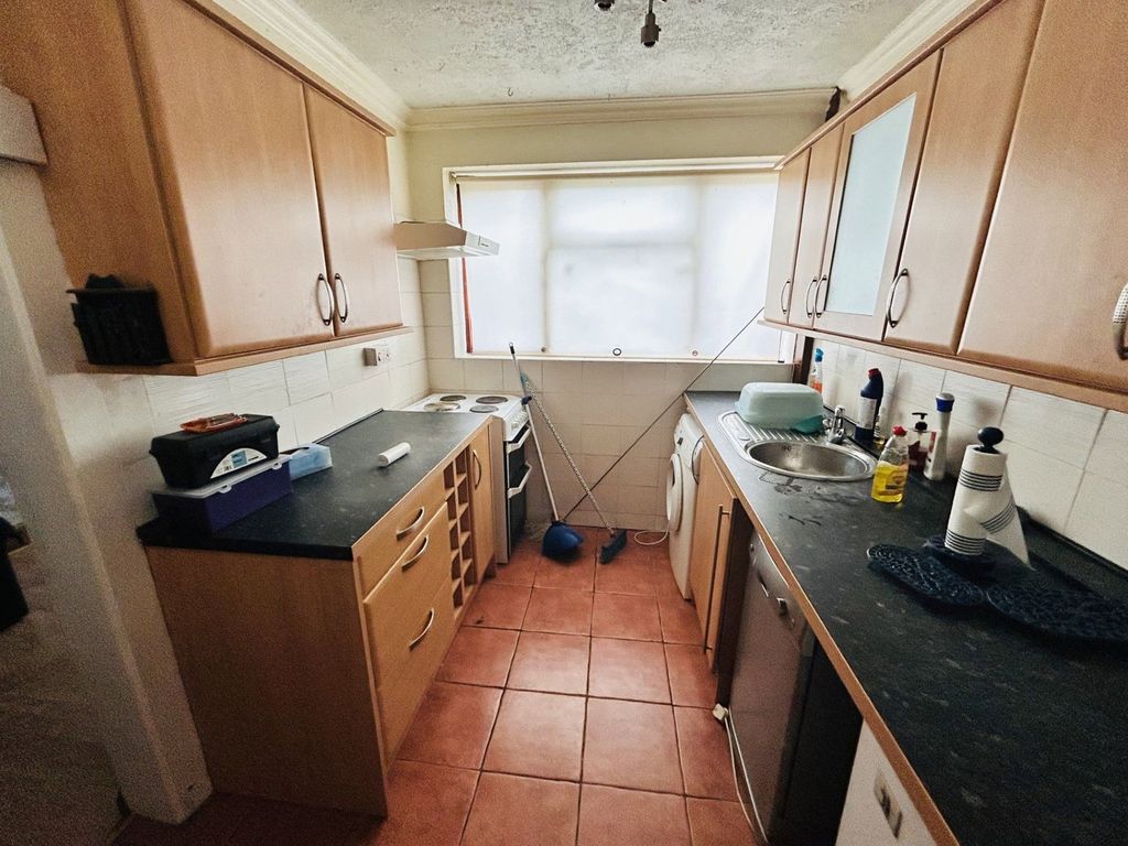 Property photo 3 of 4