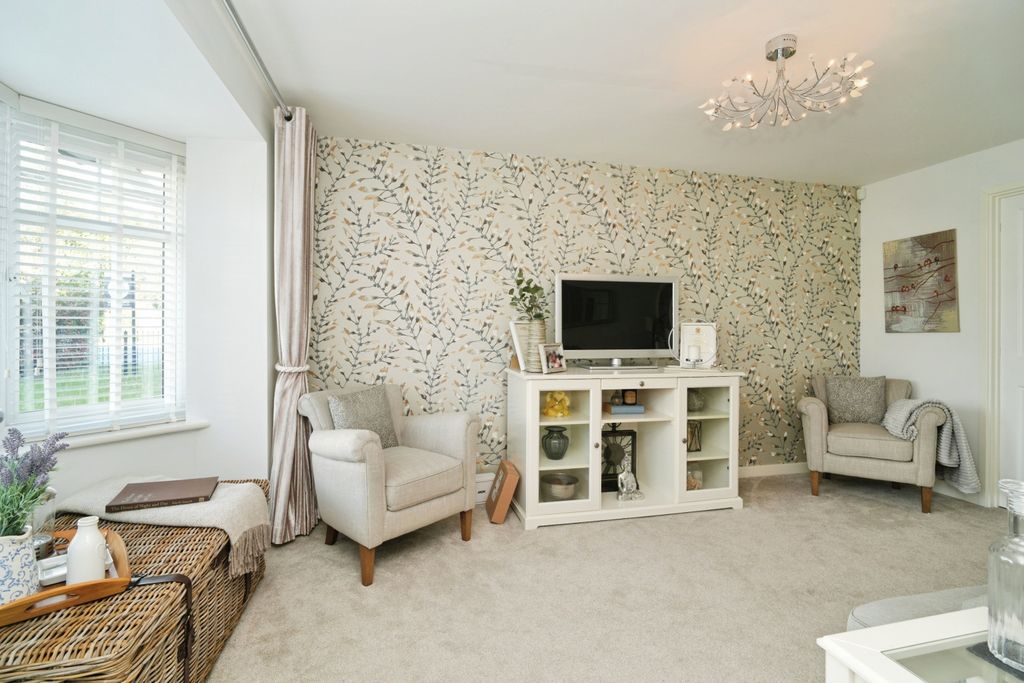 Property photo 3 of 15