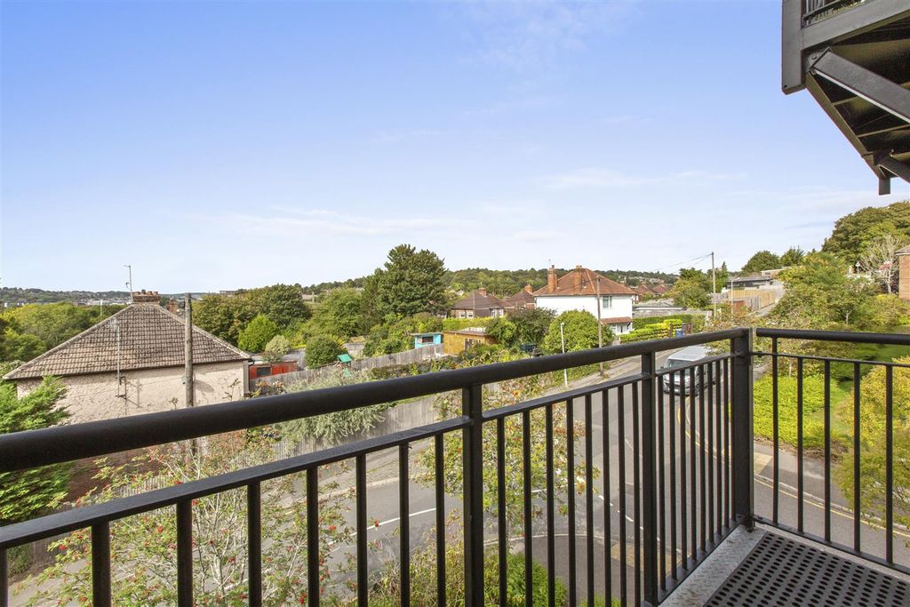 Property photo 2 of 15 Ives House, Ercolani Ave-10.Jpg