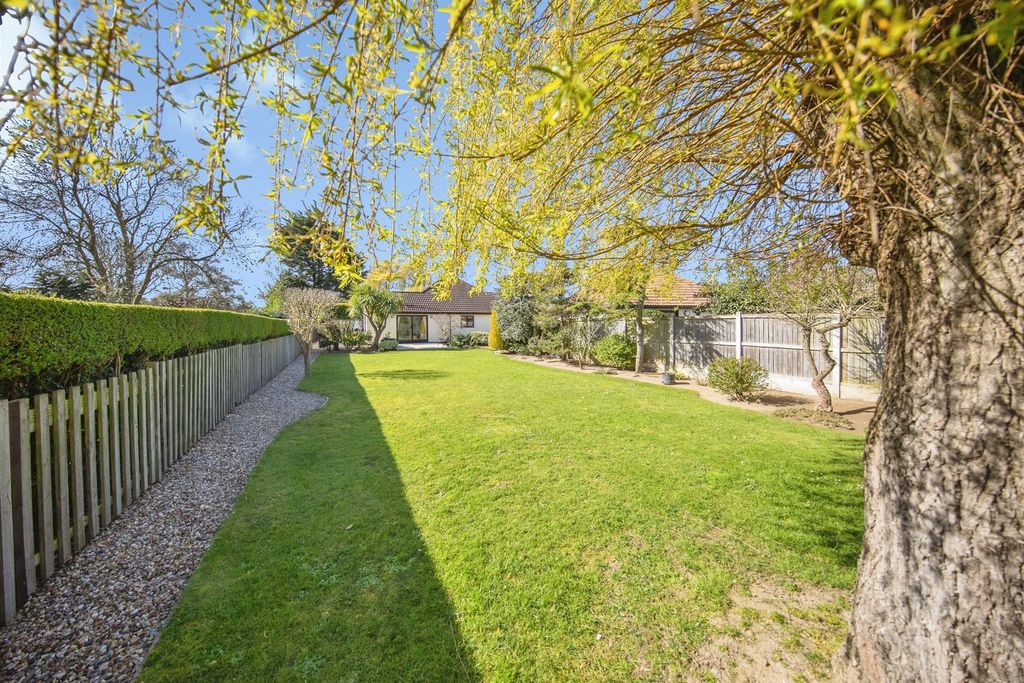 Property photo 2 of 22