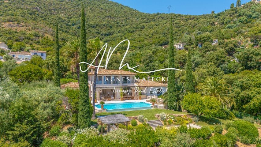 Property photo 1 of 29 Ultra Residential For This High-End Property With Splendid Sea Views