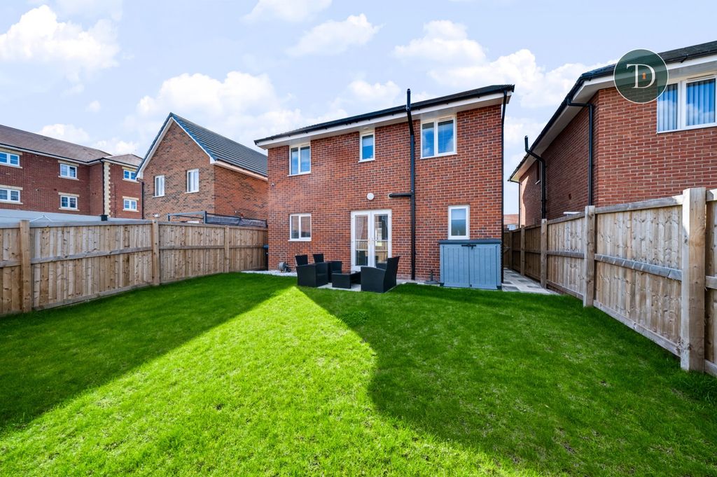 Property photo 2 of 35