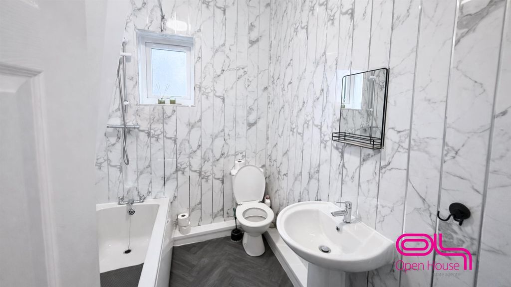 Property photo 1 of 9 Add A Subheading - 2026-01-23T052549.052.Png