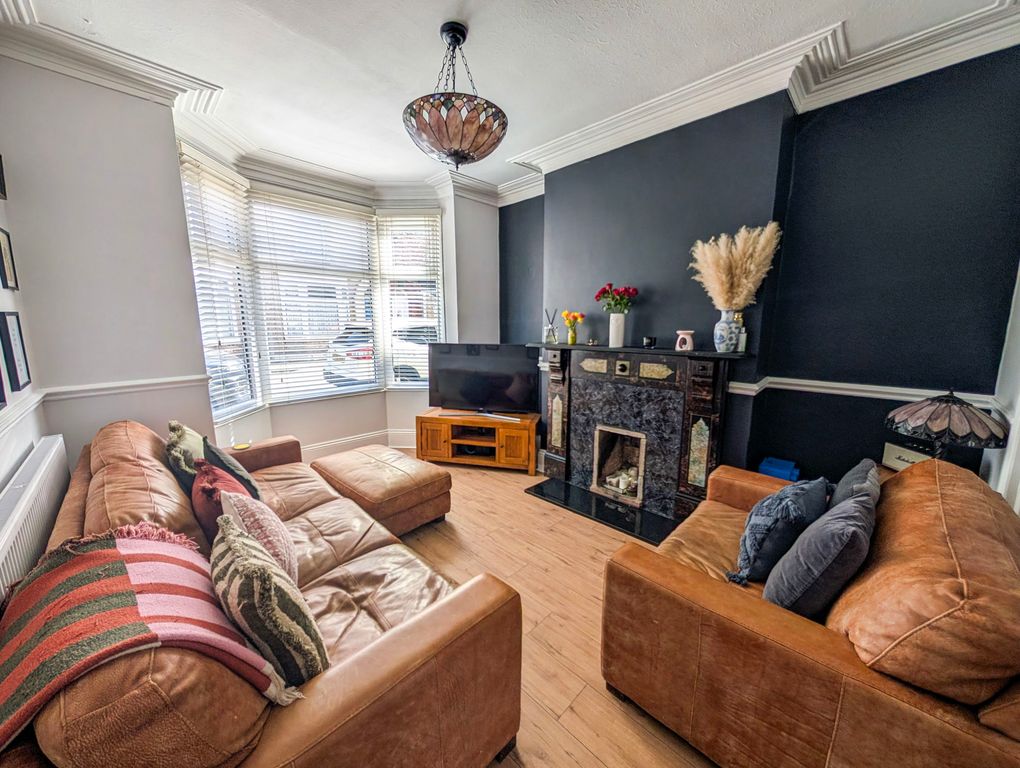 Property photo 2 of 17