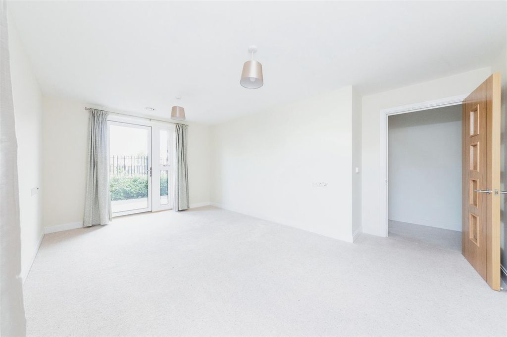 Property photo 2 of 26 Ead77Ebd-823A-ee11-Bdf4-6045Bdd0Ef4d.Jpg