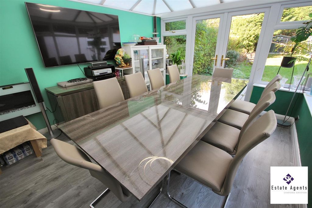 Property photo 2 of 23 Conservatory