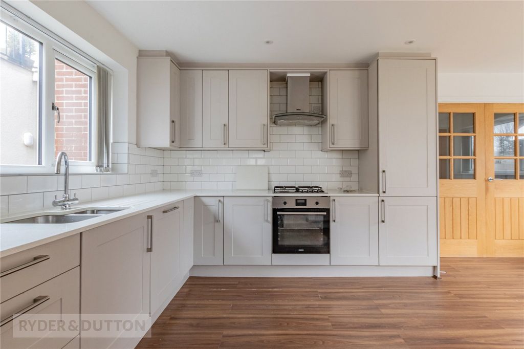 Property photo 3 of 31 Kitchen Diner
