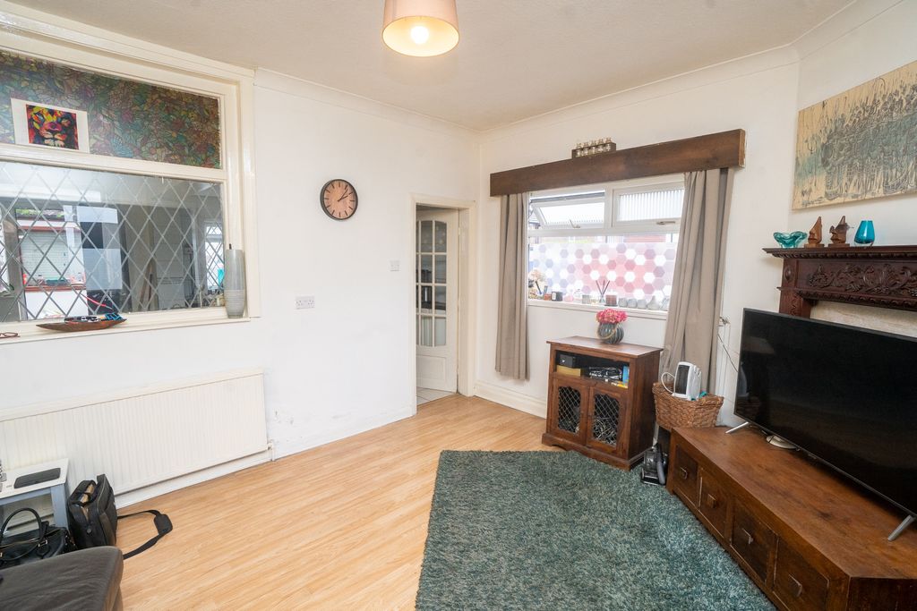 Property photo 2 of 29