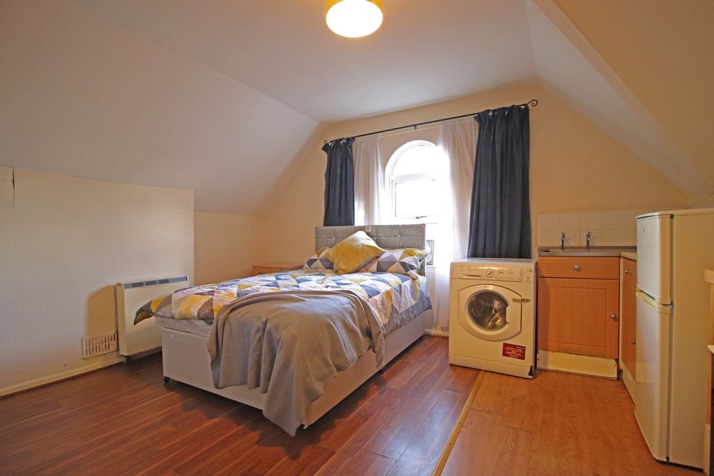 Property photo 3 of 4