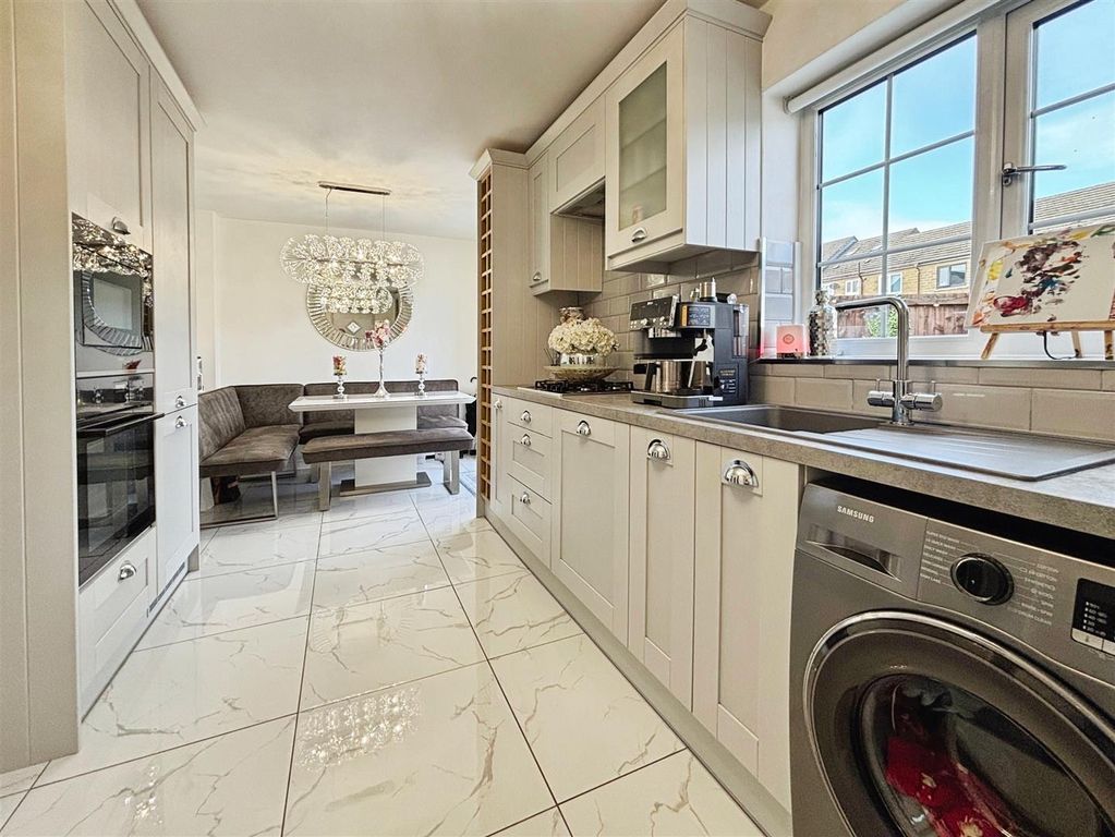 Property photo 2 of 19 Kitchen/Diner