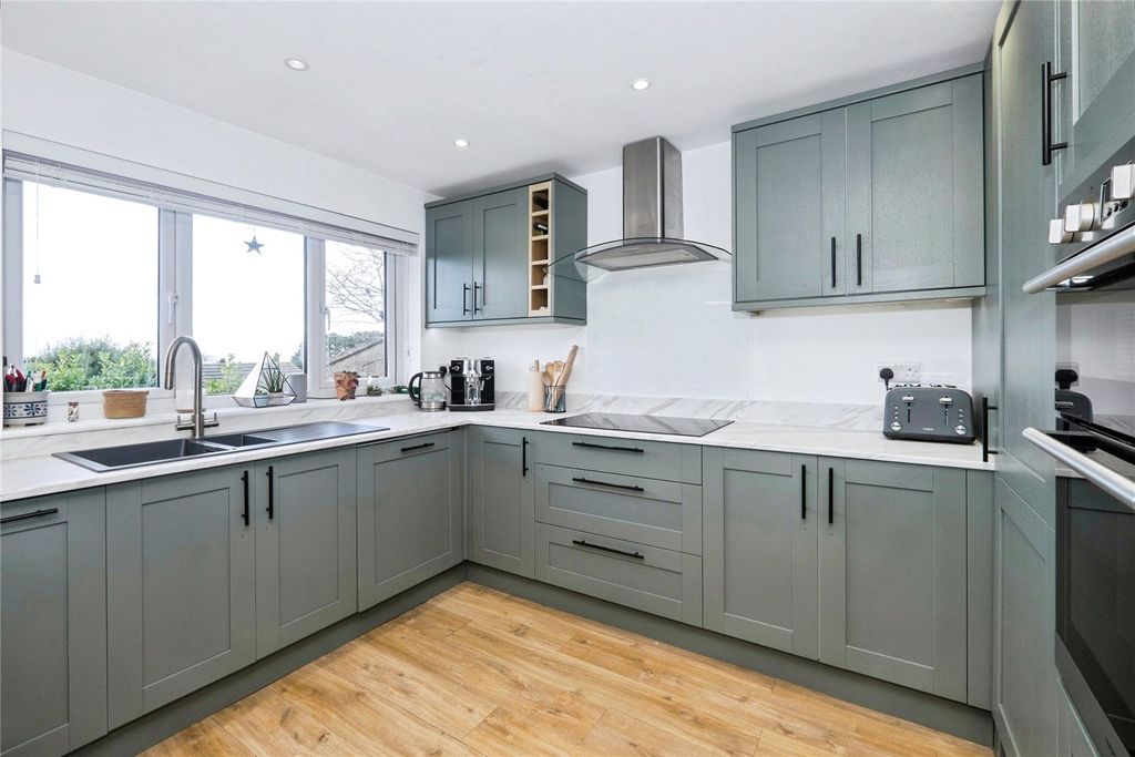 Property photo 2 of 20 Picture No. 24