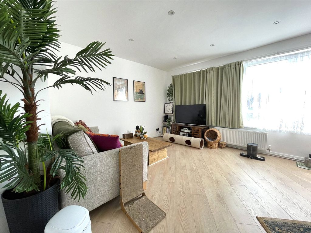 Property photo 2 of 12 Picture No. 03