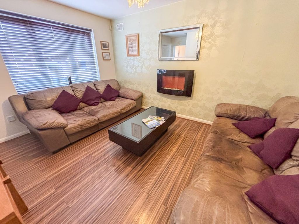 Property photo 3 of 19 Image00004.Jpg