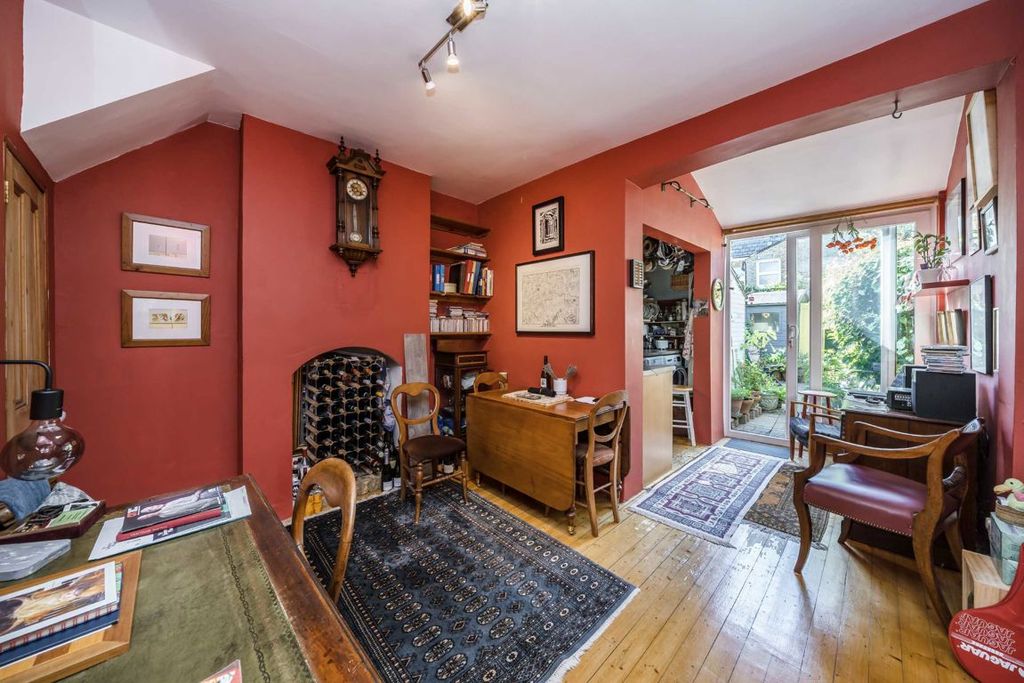 Property photo 3 of 7