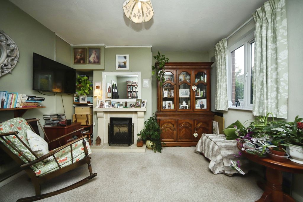 Property photo 3 of 17 Photo