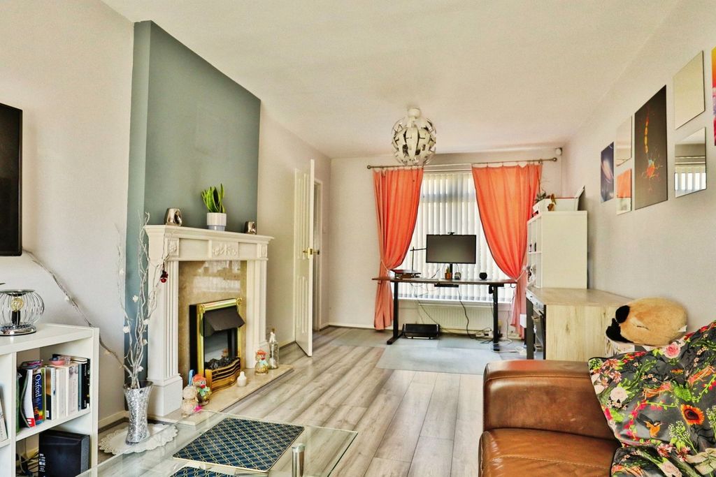 Property photo 3 of 19