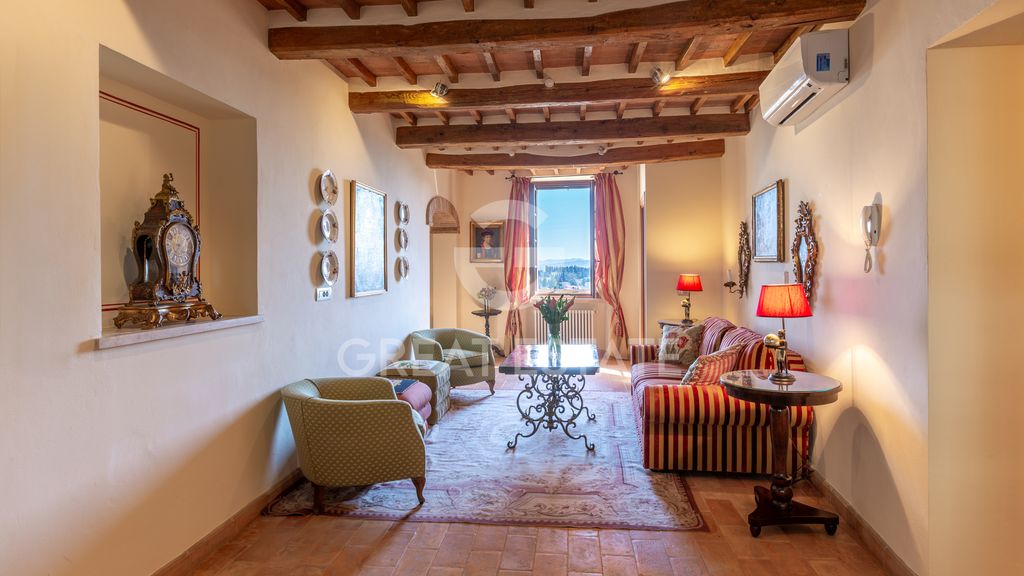 Property photo 2 of 38 Interiors