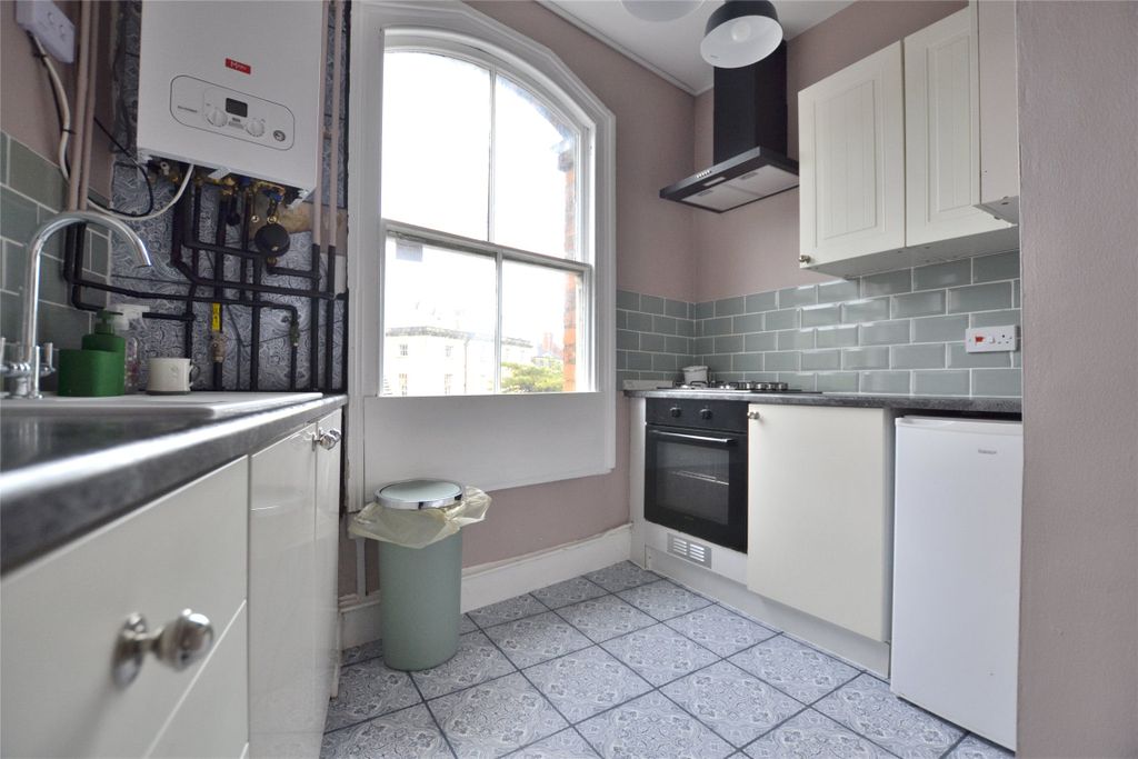 Property photo 3 of 9 Picture No. 06