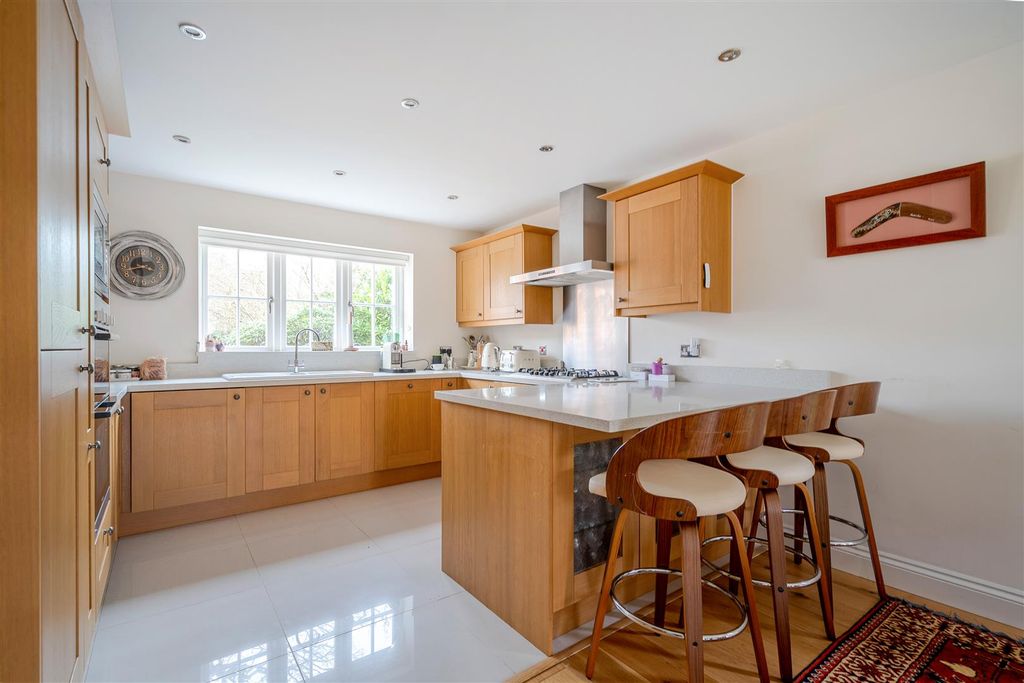 Property photo 3 of 26 1415359-8-69949Cda2c048.Jpg