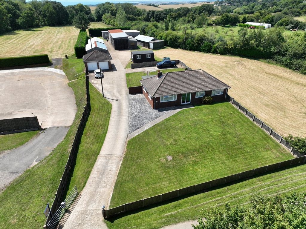 Property photo 1 of 32 Picture No. 76