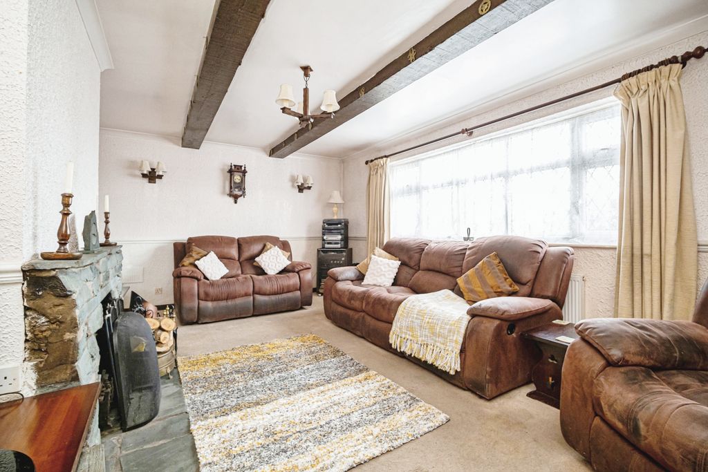 Property photo 2 of 19 Sitting Room