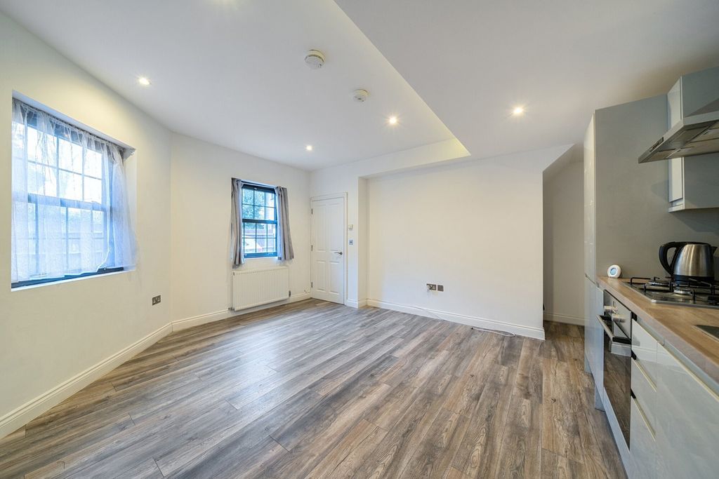 Property photo 3 of 7 3
