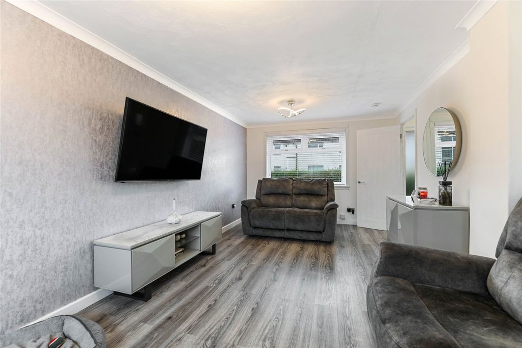 Property photo 3 of 23 Picture No. 22