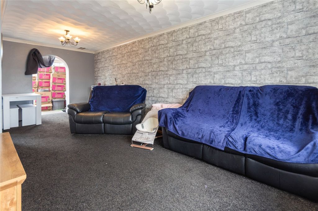 Property photo 2 of 14 Lounge