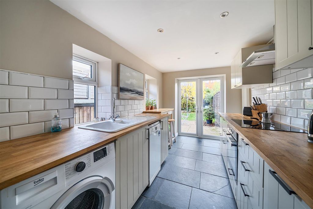 Property photo 3 of 13 Kitchen H.Jpg