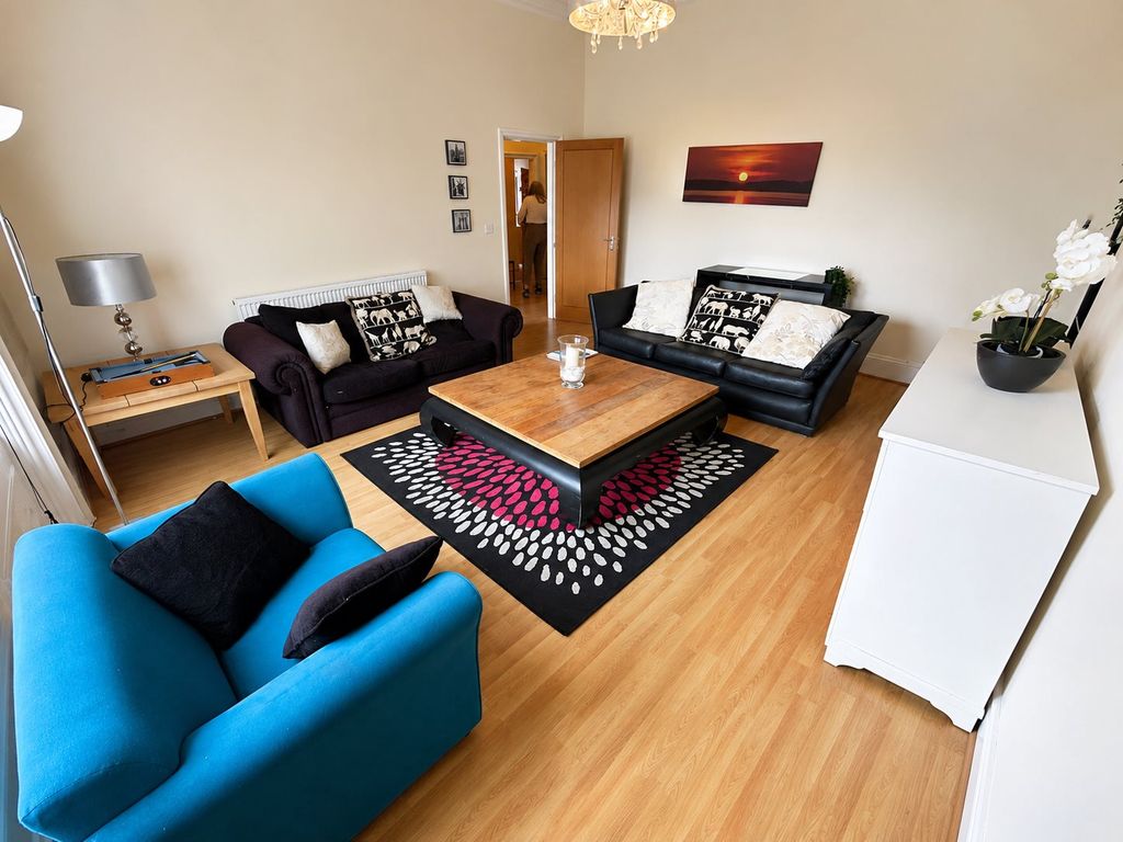 Property photo 1 of 13 Living Room