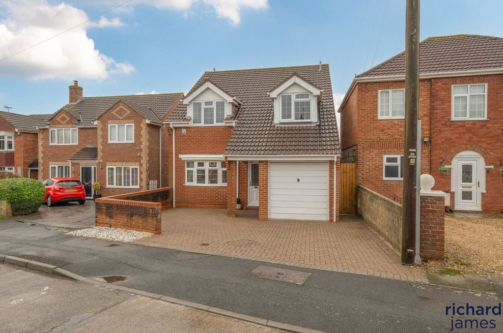 Property photo 1 of 12 4c89109c9Eab4Ec1Ae20A49B5E83c213